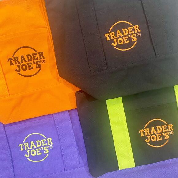 Set of 4 Collector's Limited Edition Trader Joe's Mini Halloween Canvas Totes - Picture 4 of 5